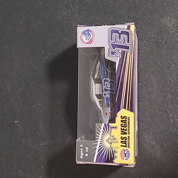 2013 Las Vegas Motor Speedway Kobalt Tools 400 Matchbox Car in Box - Picture 3 of 7